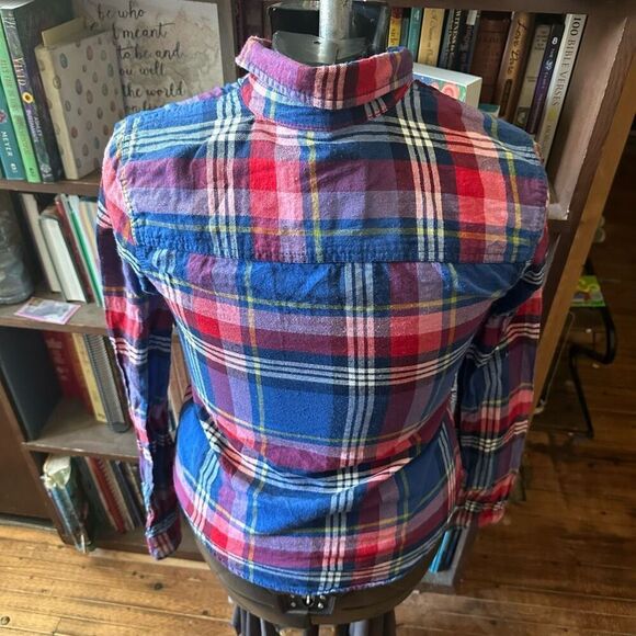 Abercrombie & Fitch red plaid fitted M button down shirt - Picture 2 of 3